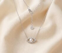 Elegant Pearl Pendant Necklace